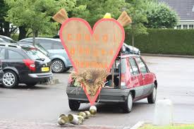 Epingle Par Christelle Arnaud Sur Voiture Balai Voiture Balai Voiture Balai Mariage Decoration Voiture