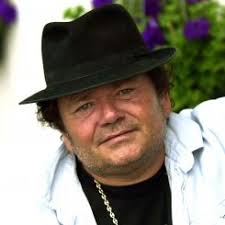 En hoewel de toen achtjarige andré er geen snars begreep, bezorgde de. Jetsebremer Andre Hazes Medley Ssaa Piano