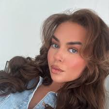 Ellie Scott (@ellie__scott1)