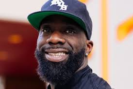 Lionel Richie's bassist stabs himself repeatedly after eating pot brownies 