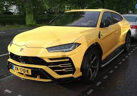 Op zijn instagram is zijn exorbitante levensstijl te volgen en stiekem genieten we hier wel van. Lil Kleine Koopt Lamborghini Urus T W V 320 565 Hartvoorautos Nl
