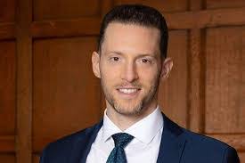 Andrew Schrag's Instagram, Twitter & Facebook