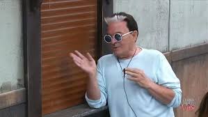 Sugli sugli, bane bane, tu miscugli le banane, le miscugli in salsa verde chi le mangia nulla perde. Malgioglio Perde La Banana Starpeoplenews