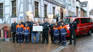 Die unterkunft hotel blaues haus in otterberg bietet preiswerte übernachtungsmöglichkeiten ab 46 € pro nacht*. Pm Nr 72 3 Dezember 2018 Blaues Haus Ubergibt Spende Freiwillige Feuerwehr Der Verbandsgemeinde Otterbach Otterberg