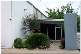 There were no brilliant green hydrangea, but instead slightly wilted white hydrangea. 5404 Ashbrook Dr Houston Tx 77081 Industrial For Lease Loopnet Com