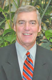 Hallwas receives Distinguished Alumni Award Goldfarb to retire