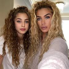 The kumeyaay people migrated into the area of san diego around 1000 ce, who erected villages scattered across the region, including the village of cosoy (kosa'aay) which was the kumeyaay village that the future settlement of san diego would stem from in today's old town. So Jung Ist Adelina Tahiris Mutter Wer Ist Die Mutter Hier Welches Madchen Lajme Mk Nachrichten Aus Nordmakedonien