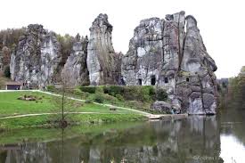 Externsteine Bekanntester Kraftort In Deutschland Externsteine Externsteine Teutoburger Wald Teutoburger Wald