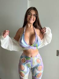 ZartPrickelnd - Free nude pics, galleries & more at Babepedia