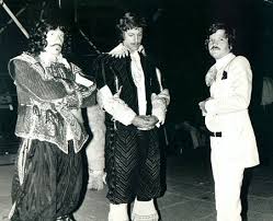 The young d'artagnan arrives in paris with dreams of becoming a king's musketeer. The Three Musketeers 1973 Imdb