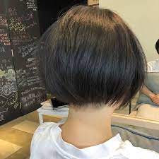 watasiさんはinstagramを利用しています 女性にも人気 刈り上げ女子急増中 襟足刈り上げてます スッキリするのはもちろん トップの髪の長さとのメリハリが出るので 後頭部にボリュームが出づらかった方にもオススメですよ キレイなシルエットが手に