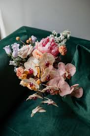 Flower enthusiasts can find fantastical flowers in our many parks in sydney city, or in our native bushland slightly further afield. Stunning In Season Flowers For A Spring Wedding With Images Queensland Brides