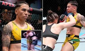 UFC star Jessica Andrade reveals her BREAST 'slipped out' during fight |  Daily Mail Online