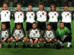 It organises the football league, austrian bundesliga, the austrian cup and the austrian national team, as well as its female equivalent. Das Neue Ofb Teamtrikot Und Seine Vorganger Sn At