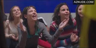 Guys strip naked in front of girls - ThisVid.com