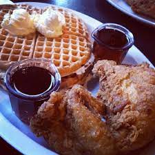 Bu tesiste 4 kez yemek yedim, ama bu kocamın ilk seferiydi. Chicago S Home Of Chicken And Waffles Chicken And Waffles Food Waffles