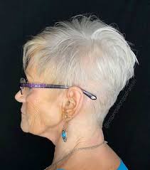 The choppy bob is suitable for fine to medium texture hair. 25 Best Short Haircuts For Older Women With Thin Hair Short Hairdo