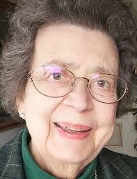 Elizabeth Runyan's Instagram, Twitter & Facebook