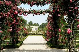 Bagatelle Roseraie Classique01 Roseraie De Bagatelle Wikipedia Avec Images Types De Jardin Roseraie Jardin Romantique
