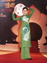 Khi thu thủy dự thi hoa hậu cũng là lúc cô thi đỗ vào ba trường đại học. Mexhmhefq Pkqm