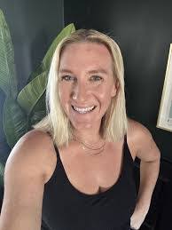 Florence Wolf's Instagram, Twitter & Facebook