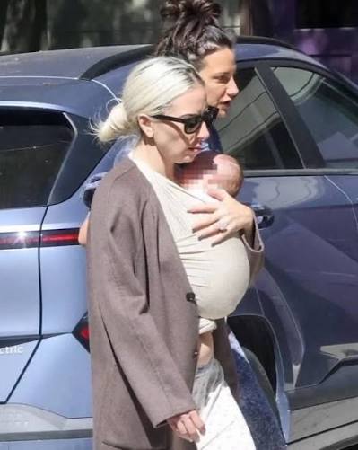 LADY GAGA YA ES MAMÁ! Según Page Six, la cantante y Michael Polansky dieron la bienvenida a su primer bebé. #noticias #ladygaga