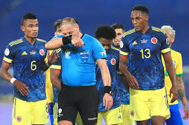Juan guillermo cuadrado discute con el árbitro néstor pitana. Jtdiwdcqmdfgum