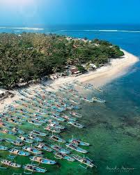 Sebab, terdapat karang menyerupai pulau kecil yang berada . Akses Dan Harga Tiket Masuk Pantai Ujung Genteng Sukabumi Terbaru Trip Jalan Jalan