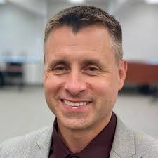 Grandview school board approves $220K contract for incoming superintendent  Rob Darling