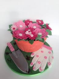Blumentopf Torte 3d Kuchen Garten Beet Erde Gartner Torte Handschuh Und Gartenschaufel Aus Fondant Blumen In R Tortendeko 3d Kuchen Torten Rezepte