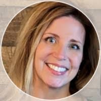 Shannon Luna's Instagram, Twitter & Facebook