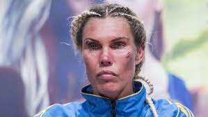 Therese alshammar fick sitt andra barn när hon hade fyllt 40 år, och graviditeten kantades av jobbiga besked från läkarna. Mikaela Lauren Om Avslutade Vanskapen Med Therese Alshammar