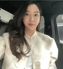 혼인신고를 하지 않고 사실혼 관계로 함께했던 두 사람은 별다른 법적 절차 없이 남남이 됐다. Ydmhuqbqtcylpm