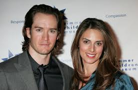 Within today they are the parents of 2 children making a happy family among each across with no complains to. Mark Paul Gosselaar And Wife Split Up After Nearly 14 Years Mark Paul Gosselaar Zimbio