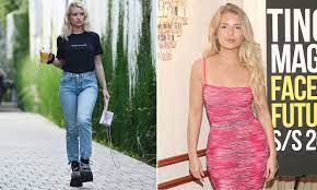 Over the years, she has worked with several abrands and designers like chanel, sonia. Lottie Moss Offers Visitors To Social Media Platform Glow Chance To See Her In A Bikini Clad Video Daily Mail Online