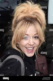 Lindsey stirling celebrity candids tue paparazziec -Fotos und -Bildmaterial  in hoher Auflösung