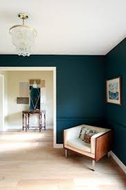 1001 Astuces Quel Mur Peindre En Fonce Pour Agrandir Une Piece Mur Interieur Decoration Maison Couleur Mur Salon