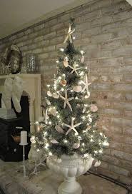 We love beach themed christmas ornaments hanging from your beach christmas tree. 32 Beach Christmas Decor Ideas Digsdigs
