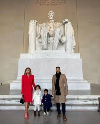 Capitol on january 20, 2021 in washington, dc. Inauguration Von Joe Biden Kamala Harris Die Schonsten Looks Gala De
