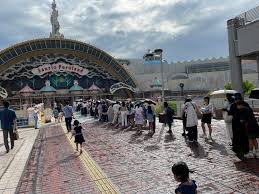 サンリオ ピューロランド 夏休み 混雑