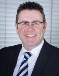 Steven Struthers's Instagram, Twitter & Facebook