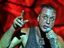 Die deutsche rockband muss sich daher immer wieder mit kritik auseinandersetzen. Rammstein Sanger Till Lindemann Spurensuche In Seinem Heimatdorf