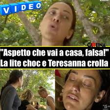 Aspetto che vai a casa, falsa!". Isola dei Famosi al veleno, la lite choc e  Teresanna crolla per la prima volta (VIDEO) ⤵⤵