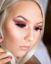 Full face from my stacked wing look! --------–------------…