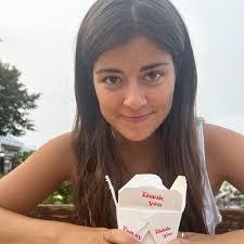 Hallie Johnston's Instagram, Twitter & Facebook