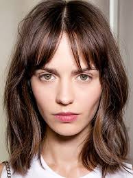 12 Tips for Styling Bangs to Maximize Volume and Minimize Frizz