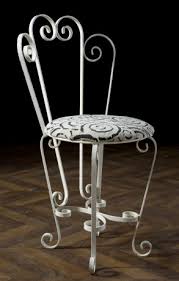 Avant tout, il convient de noter que toutes les chaises en fer forgé ne se valent pas. Chaise Fer Forge Ancienne Vintage Blanche Volutes Meuble Annees 50 Mobilier 1950 50 Retro Decoration Retro