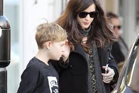 Milo william langdon is an american actor and musician. Liv Tyler Ein Verlobungs Ring Fur Den Herr Der Ringe Star Gala De