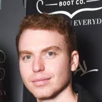 Richard Carelli's Instagram, Twitter & Facebook