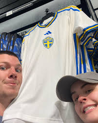 James Thomas (@_.jamesthomas) • Instagram photos and videos